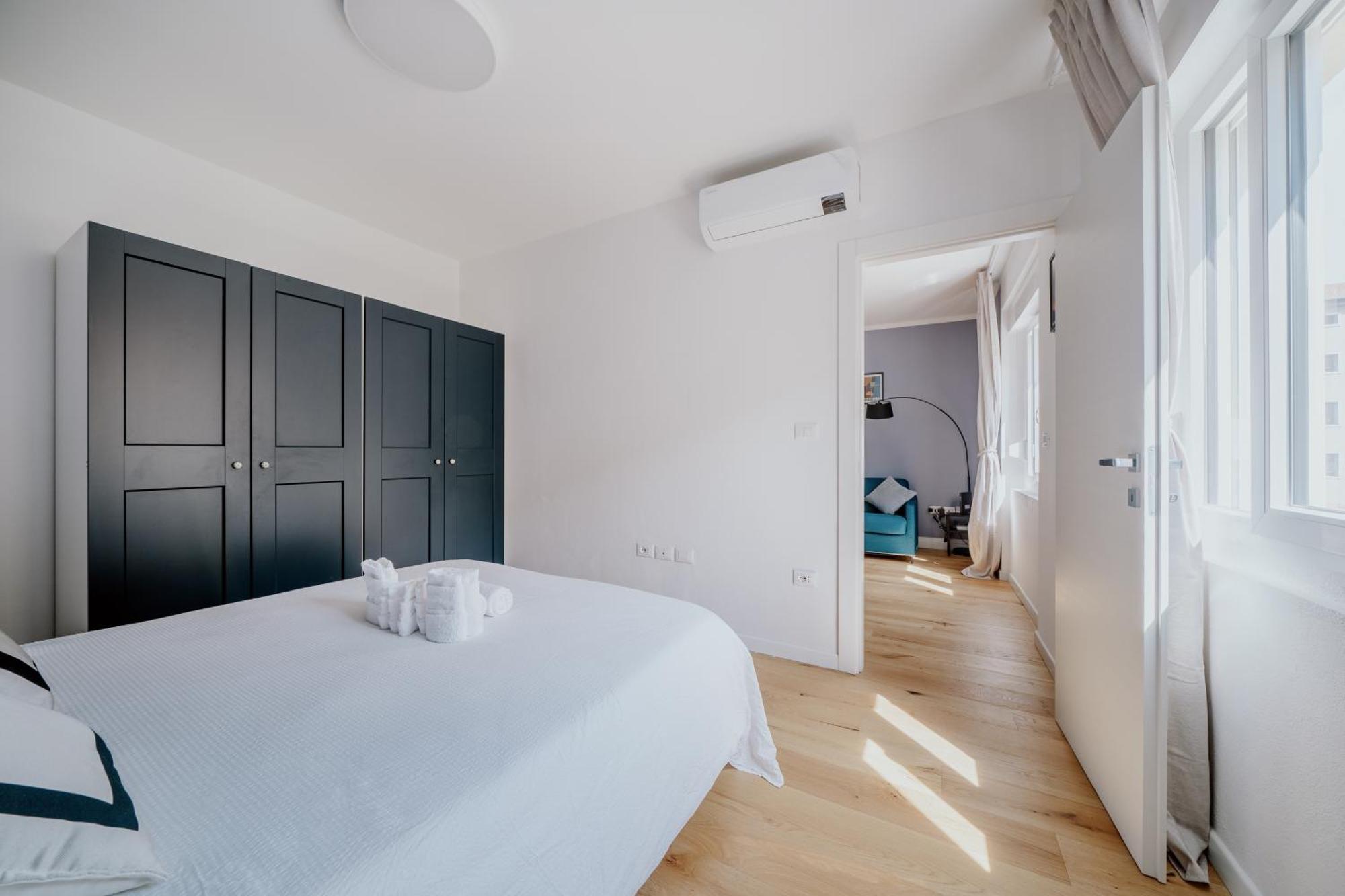Elegante Appartamento In Marina Triest Exterior foto