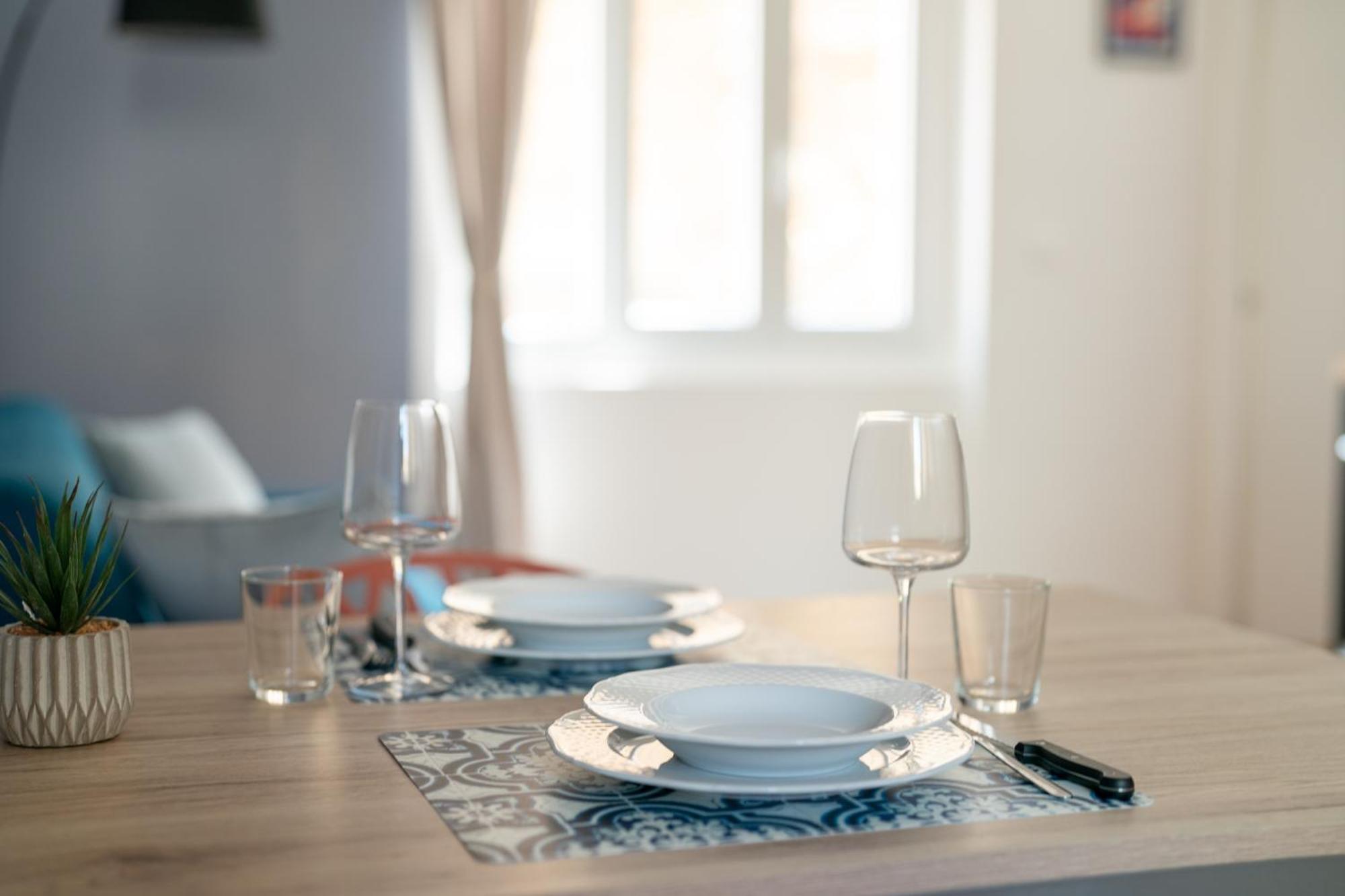 Elegante Appartamento In Marina Triest Exterior foto